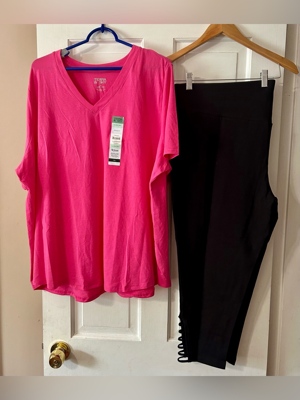Women’s Terra & Sky Ladder Capris Leggings w/ Shirt 3X